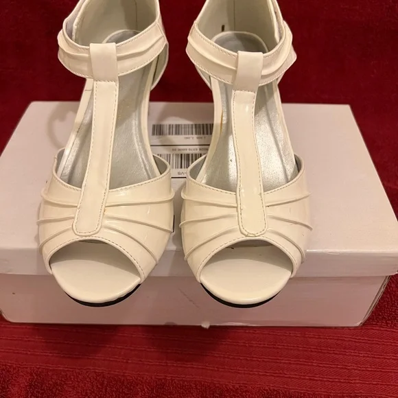 Angel Steps Eva Pump Women’s Shoes; White Patent; Size 7.5 - Picture 6 of 12